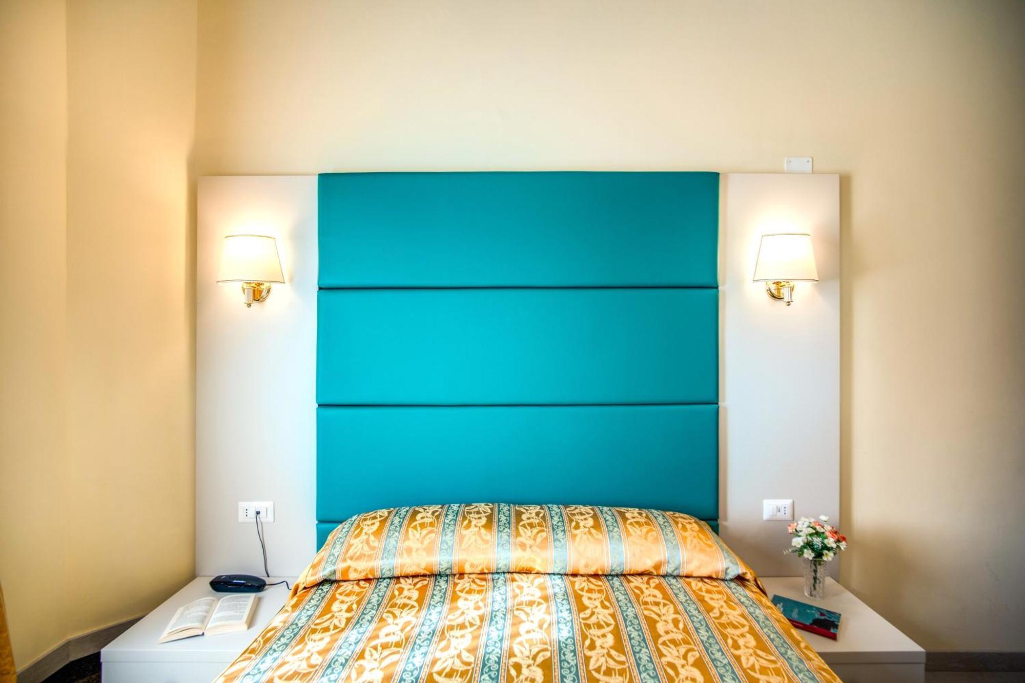 Hotel Labelle — Photos 1
